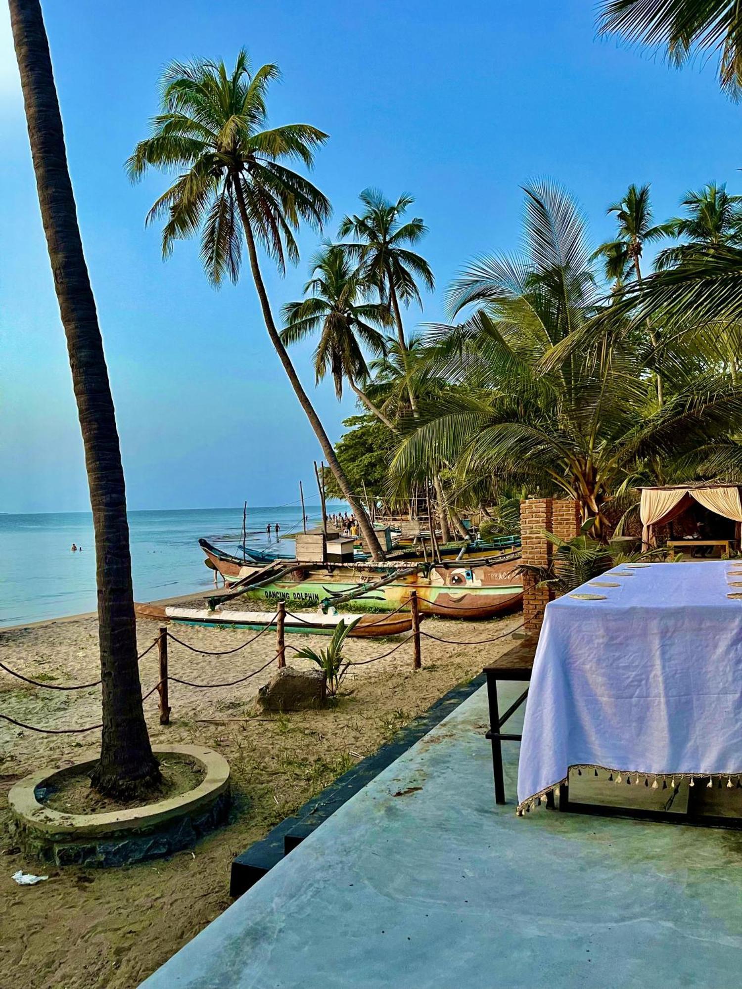 Coconut Hill Arugam Bay Hostel Buitenkant foto