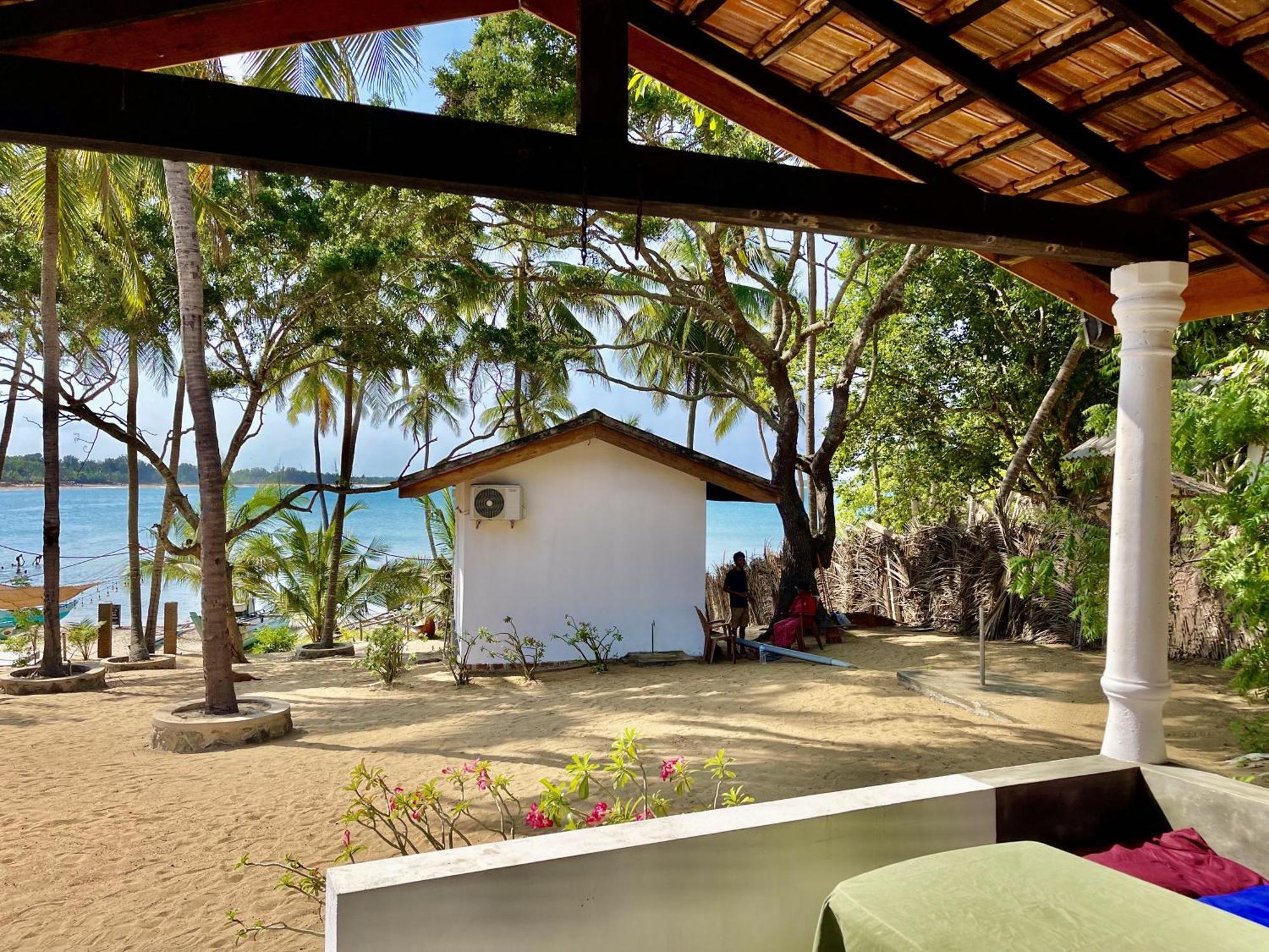 Coconut Hill Arugam Bay Hostel Buitenkant foto