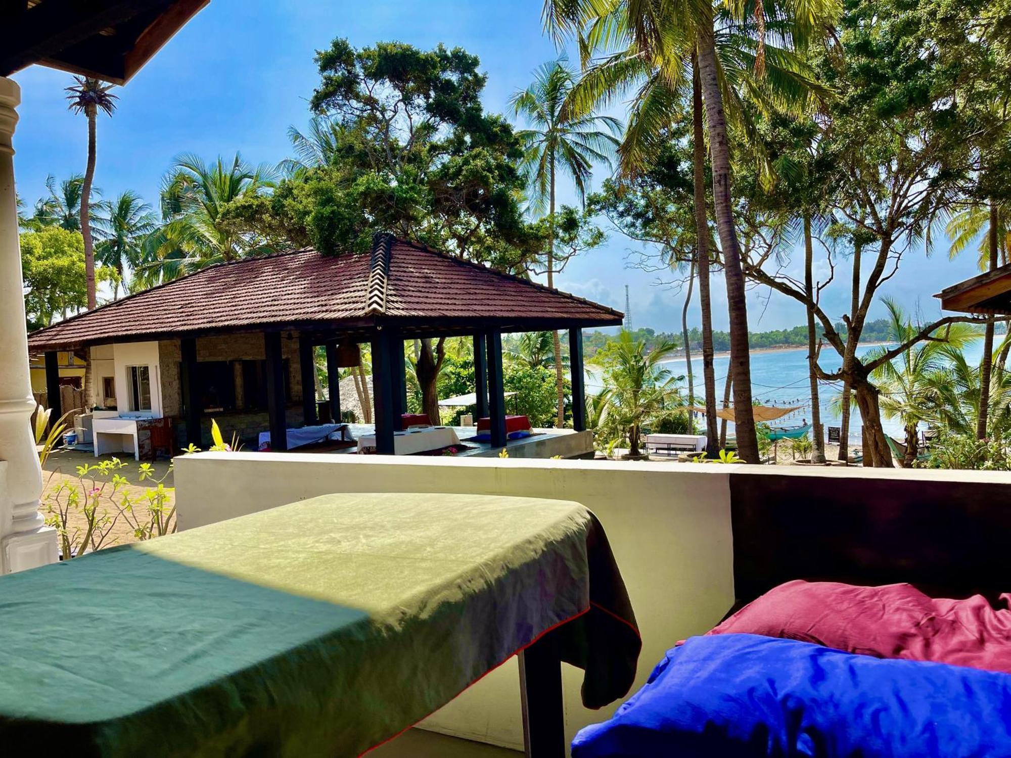 Coconut Hill Arugam Bay Hostel Buitenkant foto