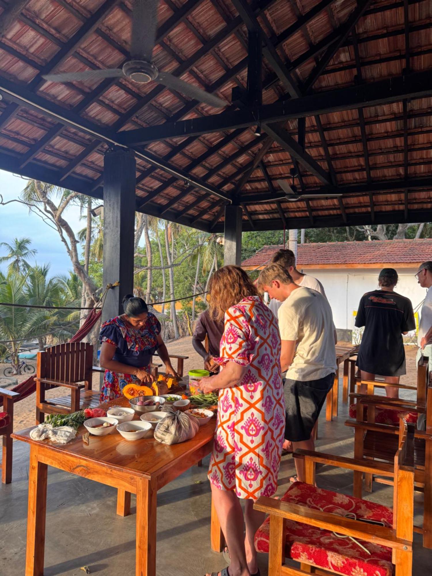 Coconut Hill Arugam Bay Hostel Buitenkant foto